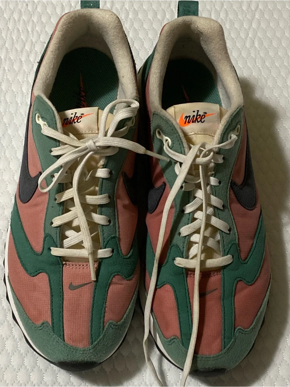 Nike Men’s Green & Coral Retro Low-Top Sneakers